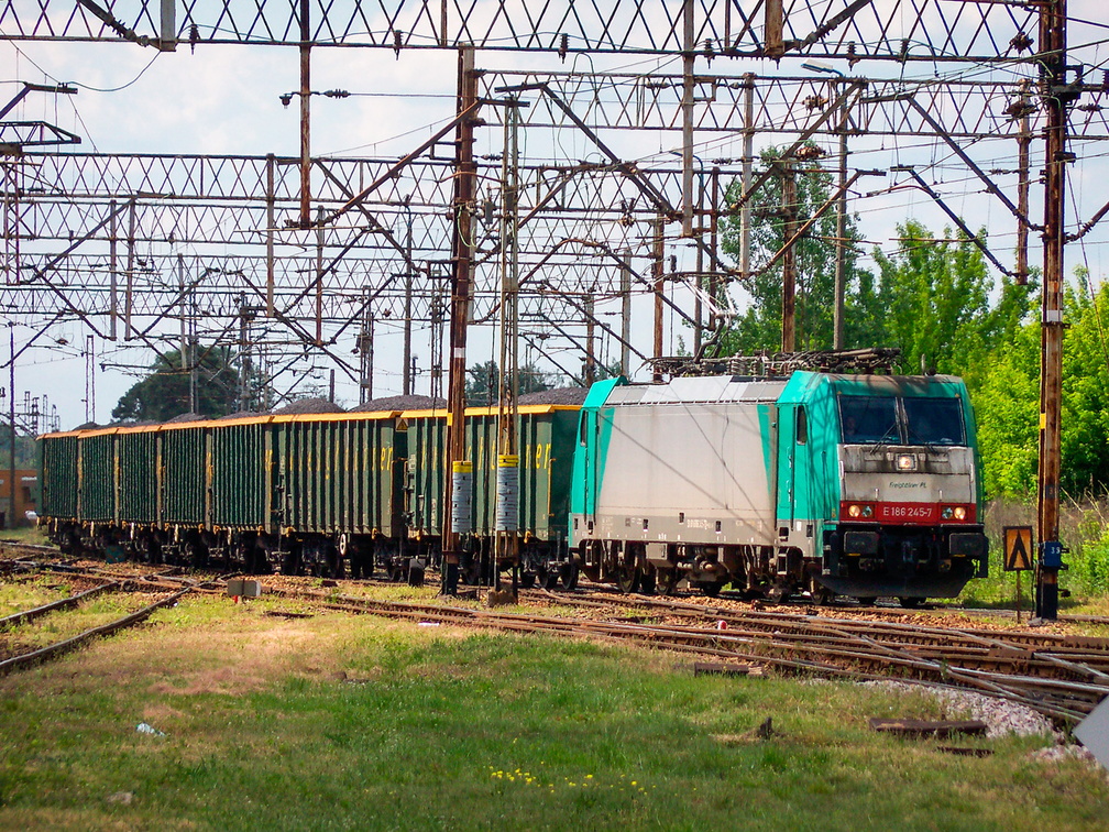 E186 245-7