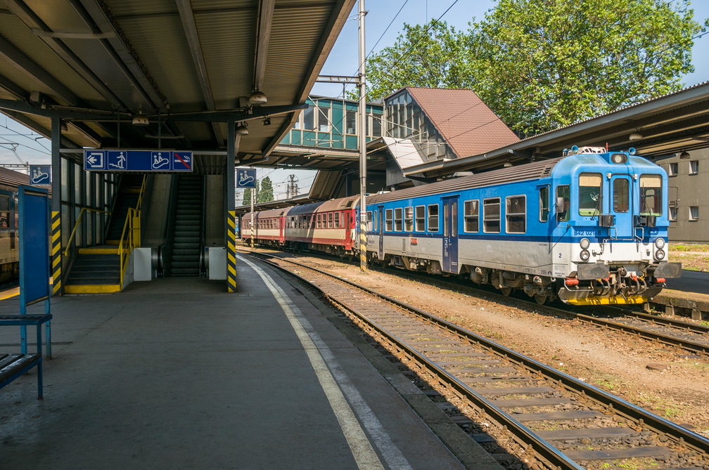 842 021-8