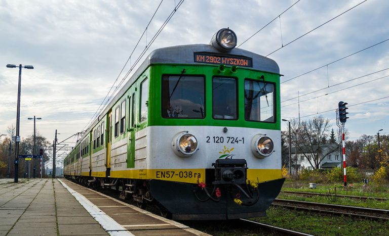 EN57-038 najstarszym czynnym zespołem trakcyjnym w Polsce!